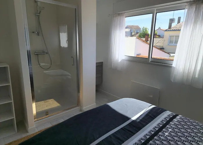 La Maison De Léo Hébergement de vacances *